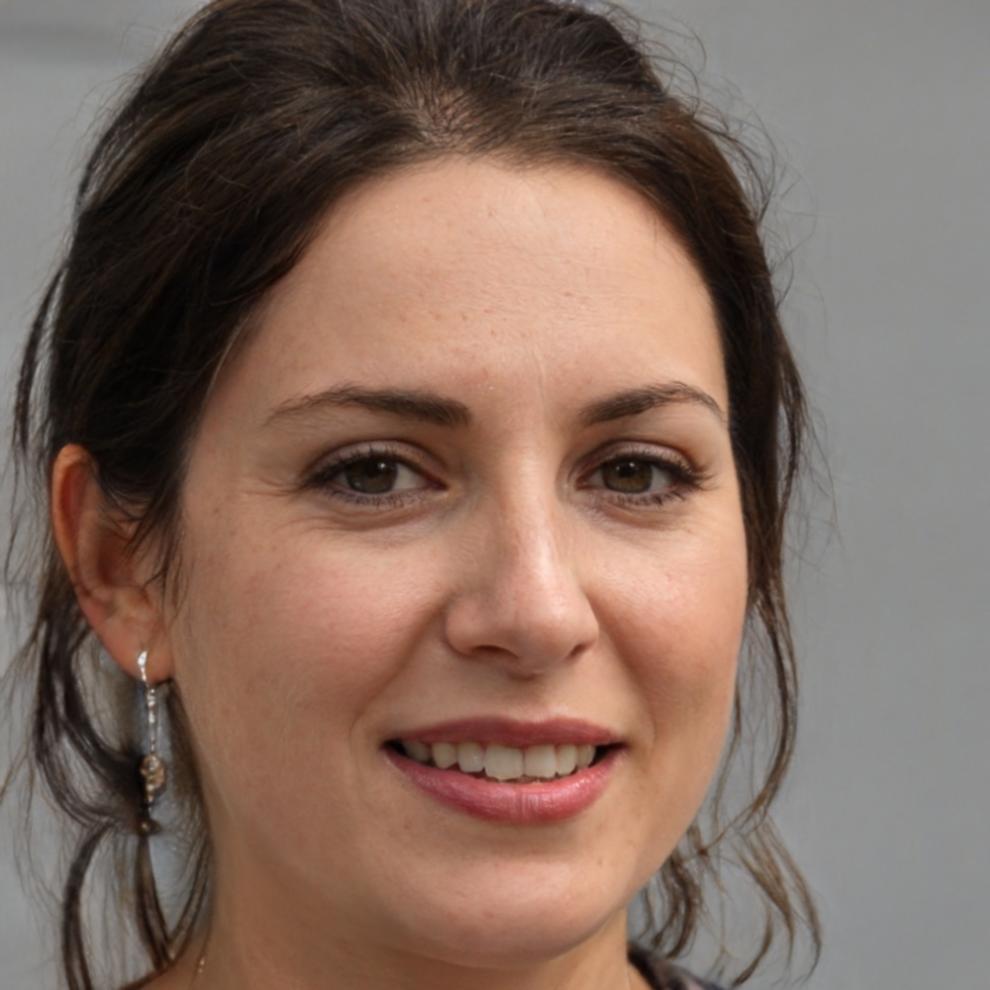 Professional headshot of Siriporn Kanchanakit, Senior Financial Analyst